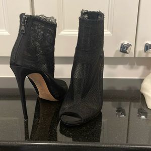Dolce& Gobbana bootie with lace